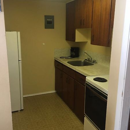 Travellers Rest Motel Salmon Arm Extérieur photo