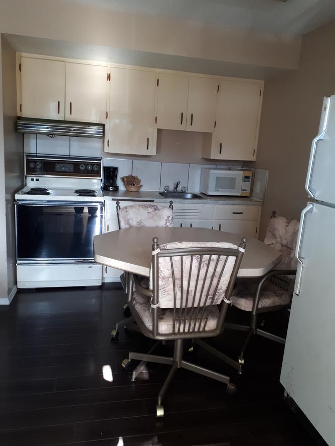 Travellers Rest Motel Salmon Arm Extérieur photo