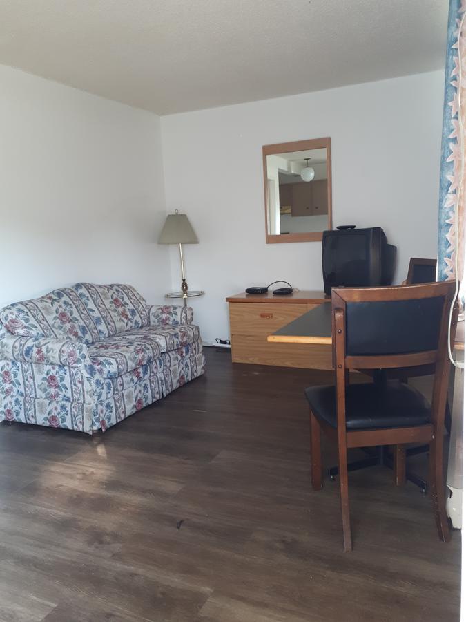 Travellers Rest Motel Salmon Arm Extérieur photo