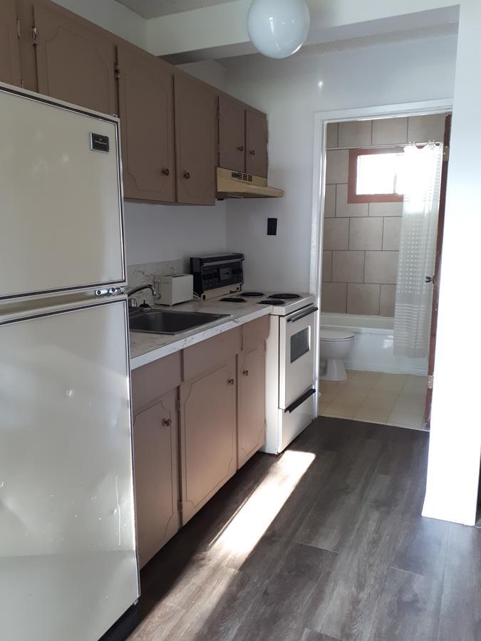 Travellers Rest Motel Salmon Arm Extérieur photo