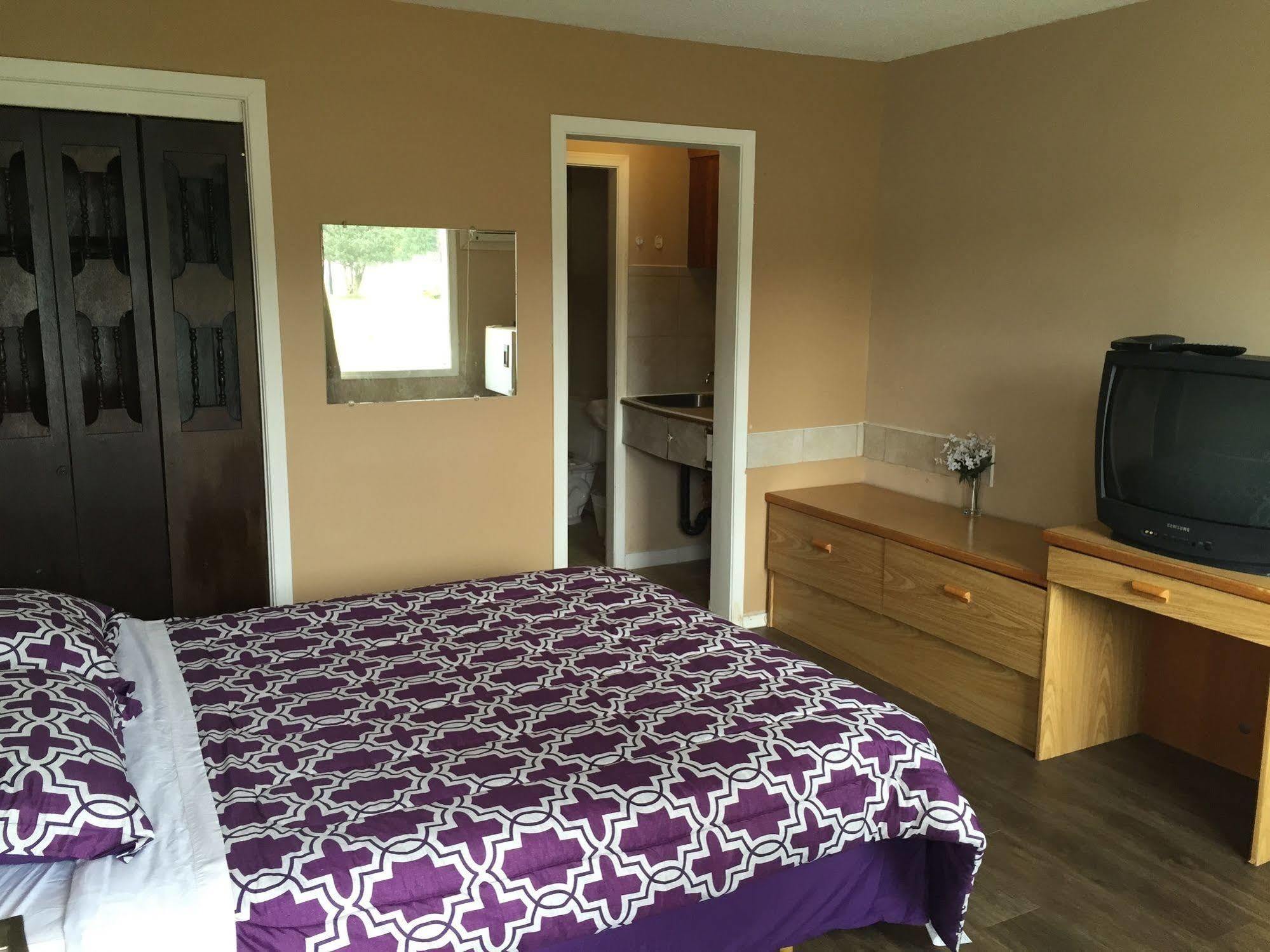 Travellers Rest Motel Salmon Arm Extérieur photo